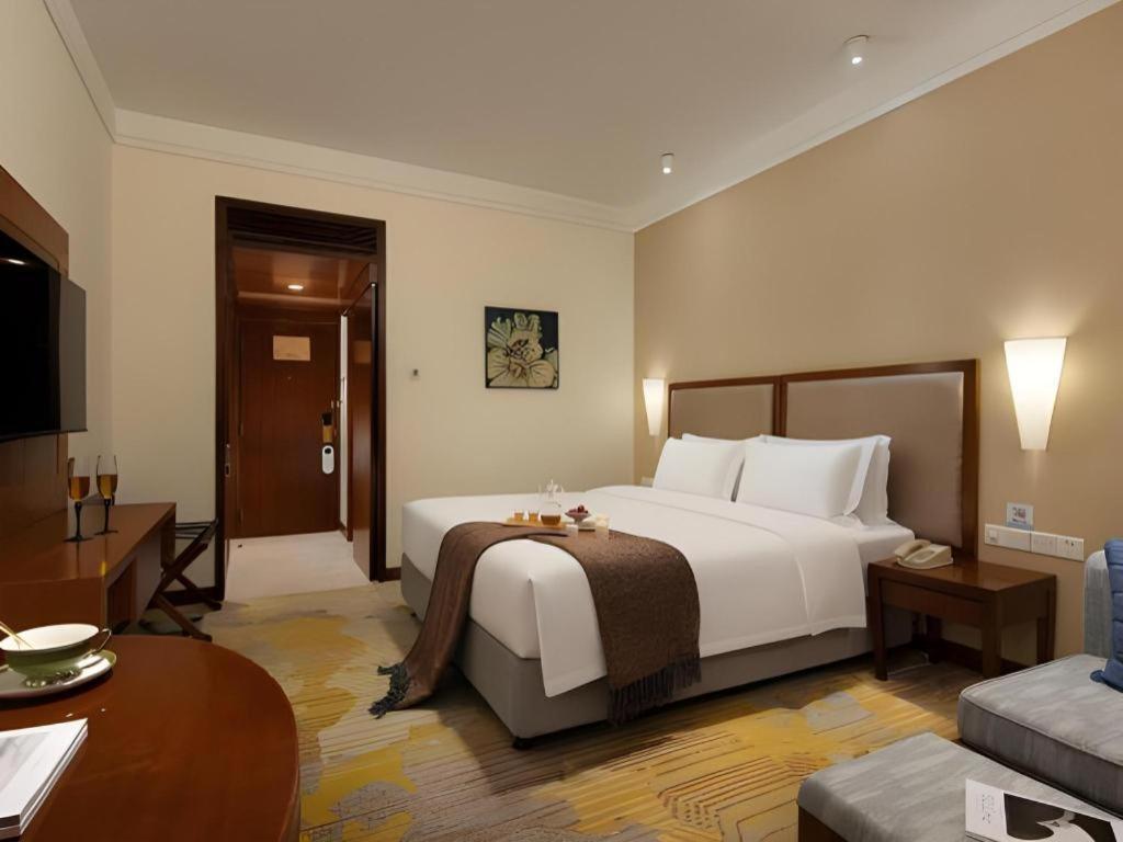 BaoHua Harbour View Hotel Haikou  Exterior foto