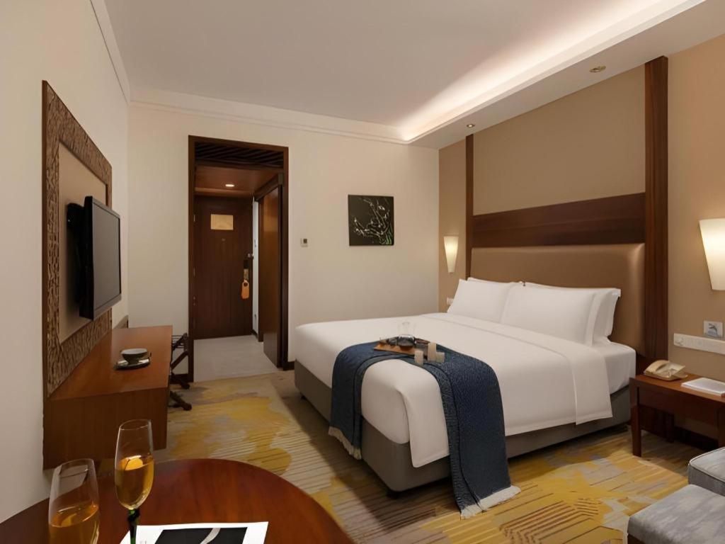 BaoHua Harbour View Hotel Haikou  Exterior foto